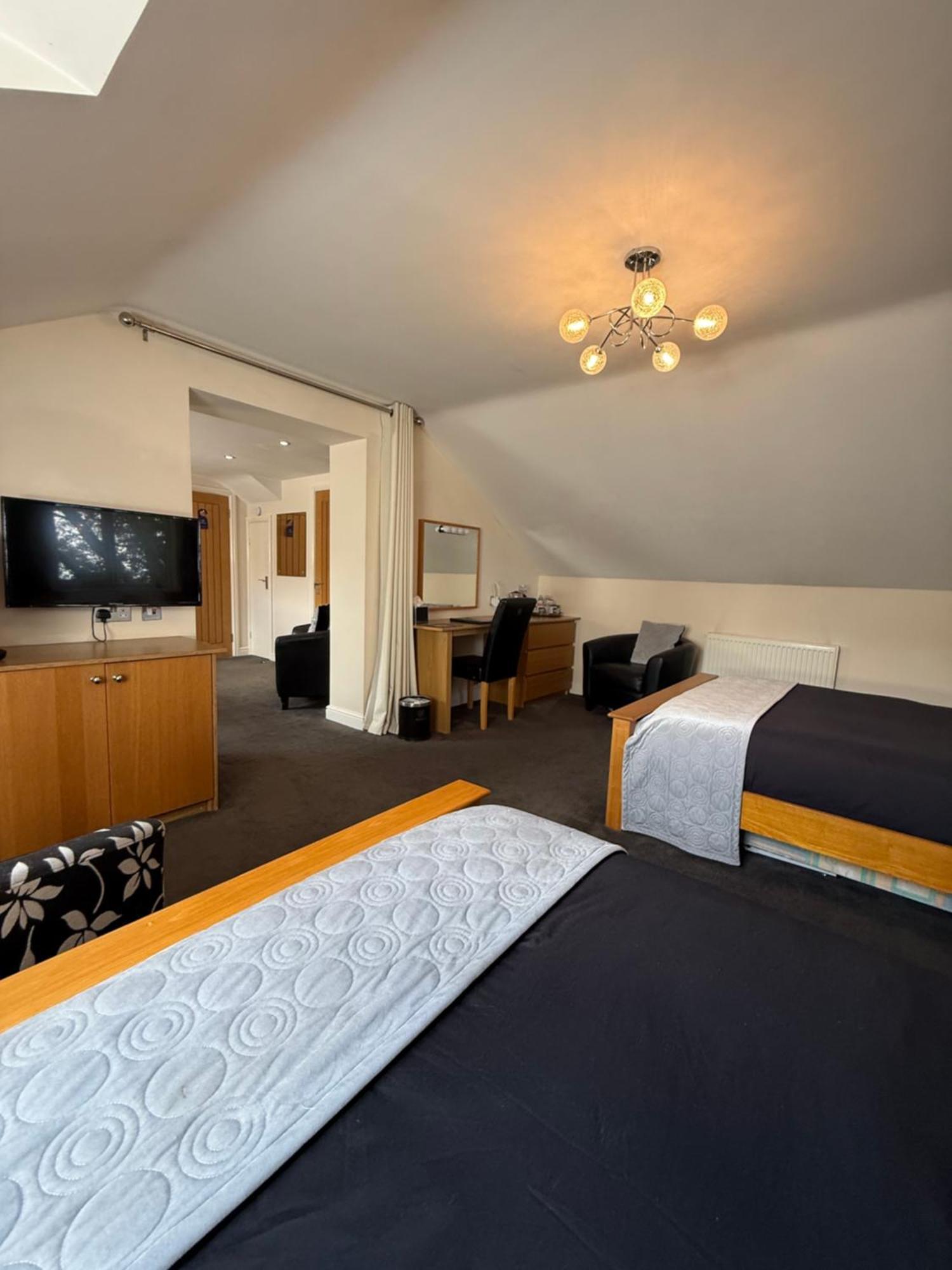 Barncroft Luxury Bed & Breakfast Solihull Bagian luar foto