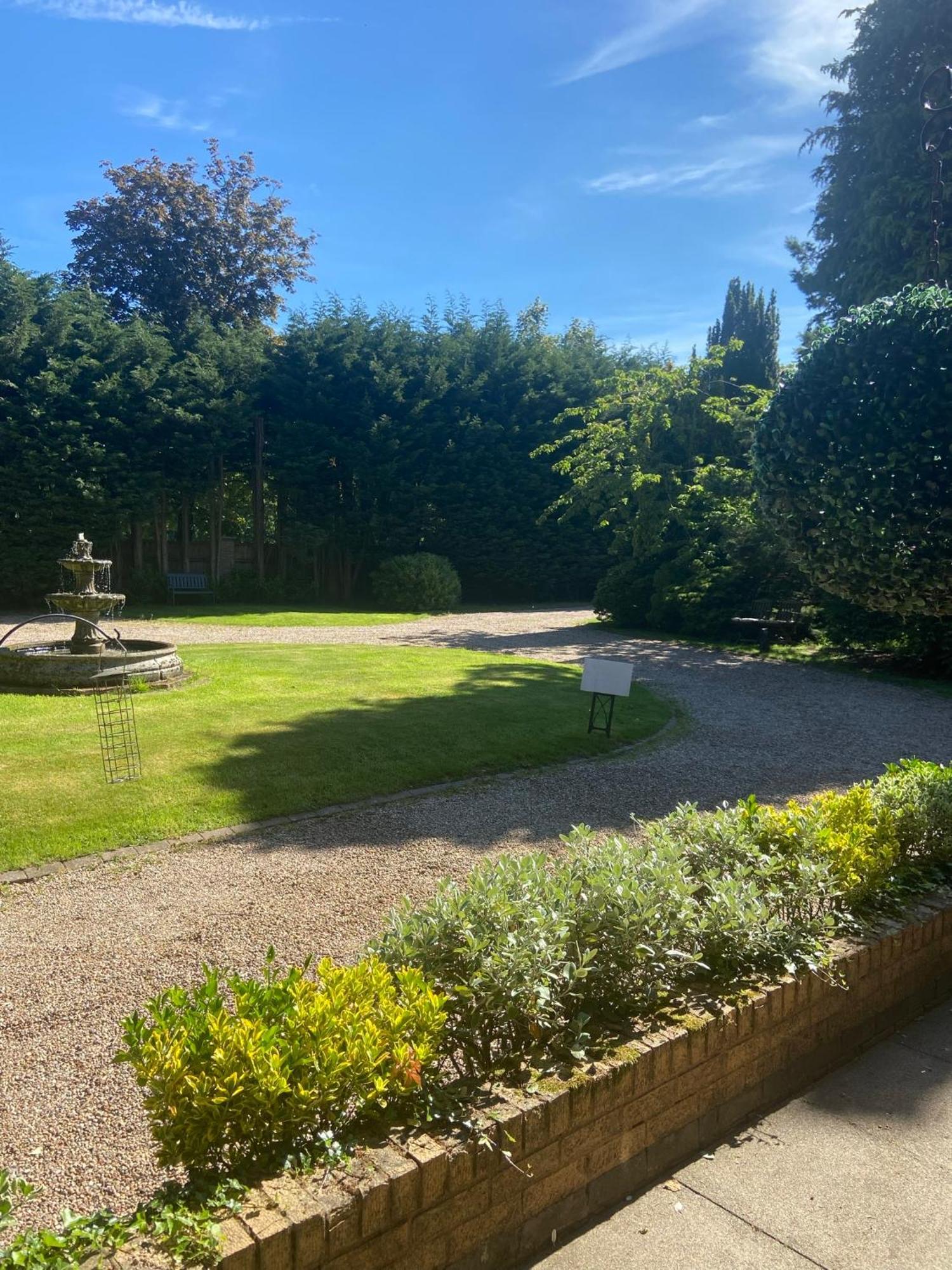 Barncroft Luxury Bed & Breakfast Solihull Bagian luar foto