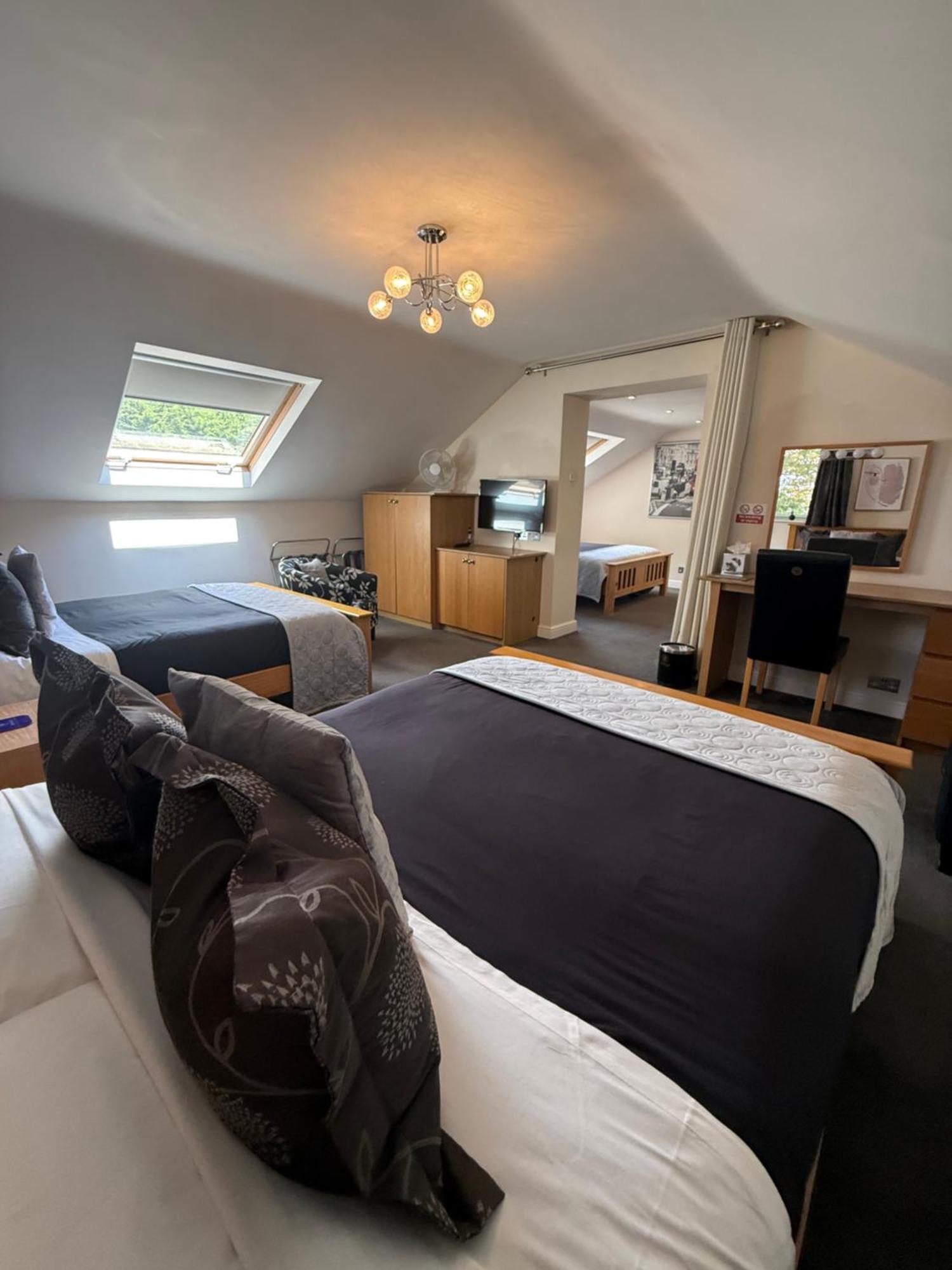 Barncroft Luxury Bed & Breakfast Solihull Bagian luar foto