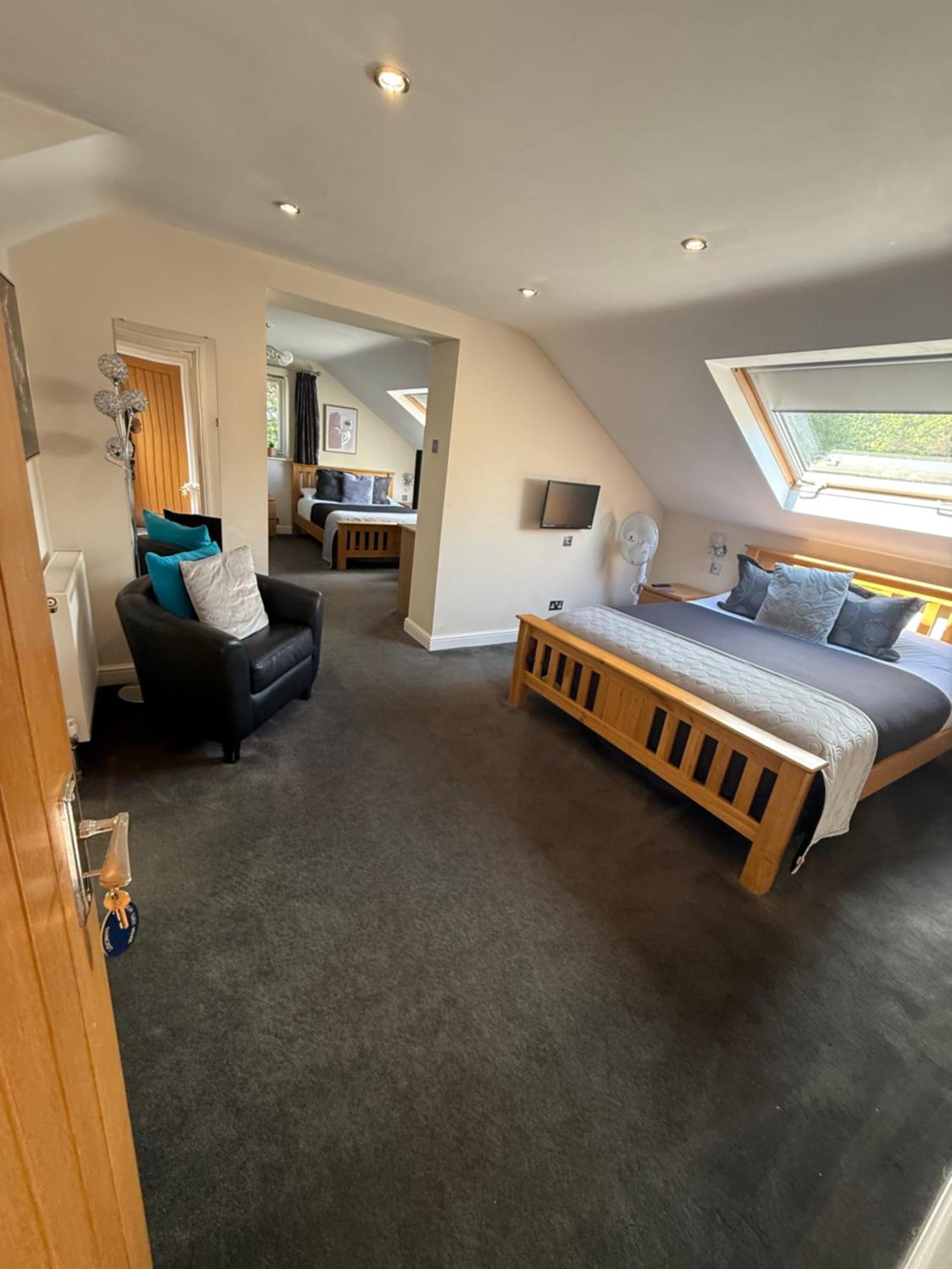 Barncroft Luxury Bed & Breakfast Solihull Bagian luar foto