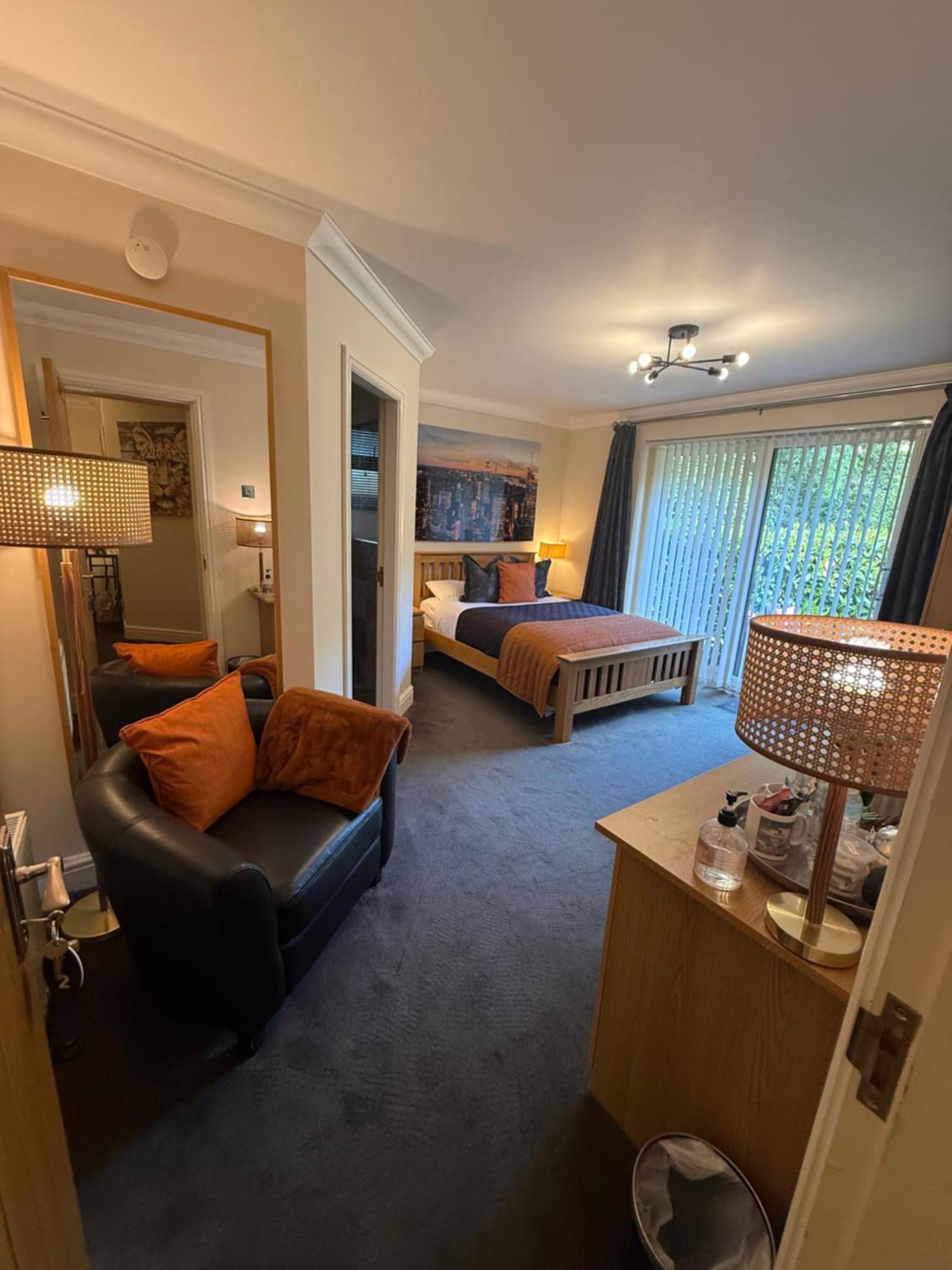 Barncroft Luxury Bed & Breakfast Solihull Bagian luar foto